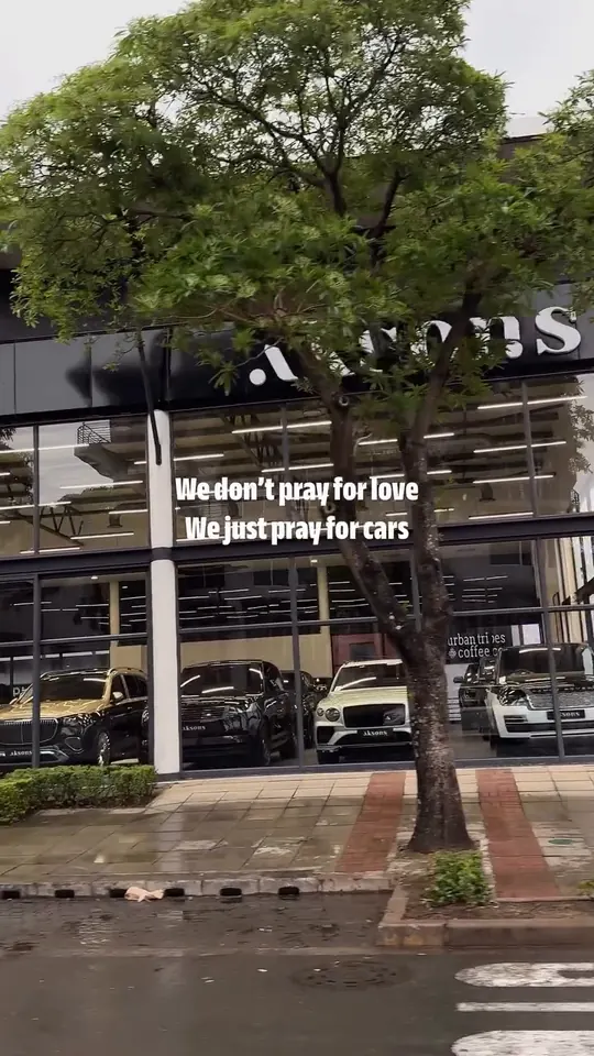 Rows of cars on the Aksons Umhlanga showroom floor