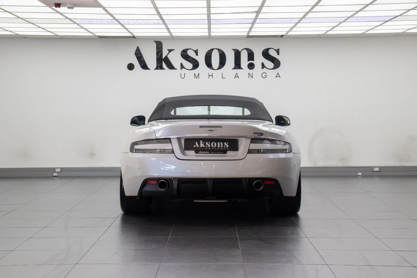 2011 Aston Martin DBS Volante, photo 10 of 16