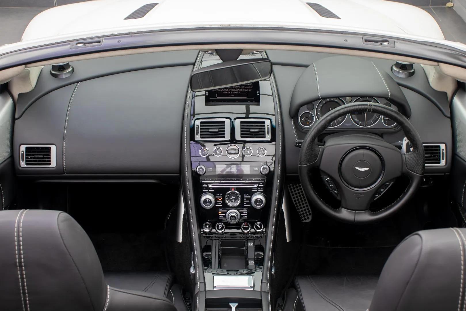 2011 Aston Martin DBS Volante, photo 12 of 16