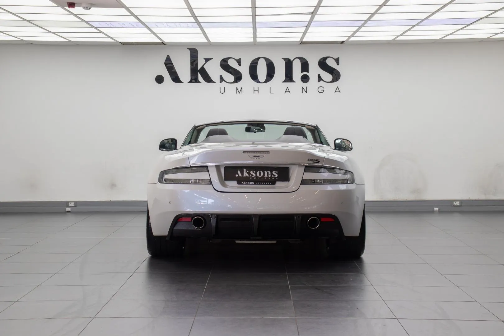 2011 Aston Martin DBS Volante, photo 5 of 16