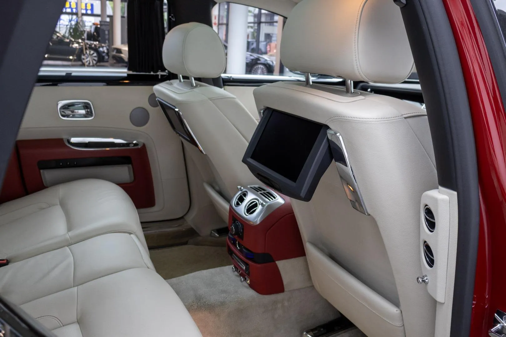 2012 Rolls-Royce Ghost 6.6L, photo 10 of 17