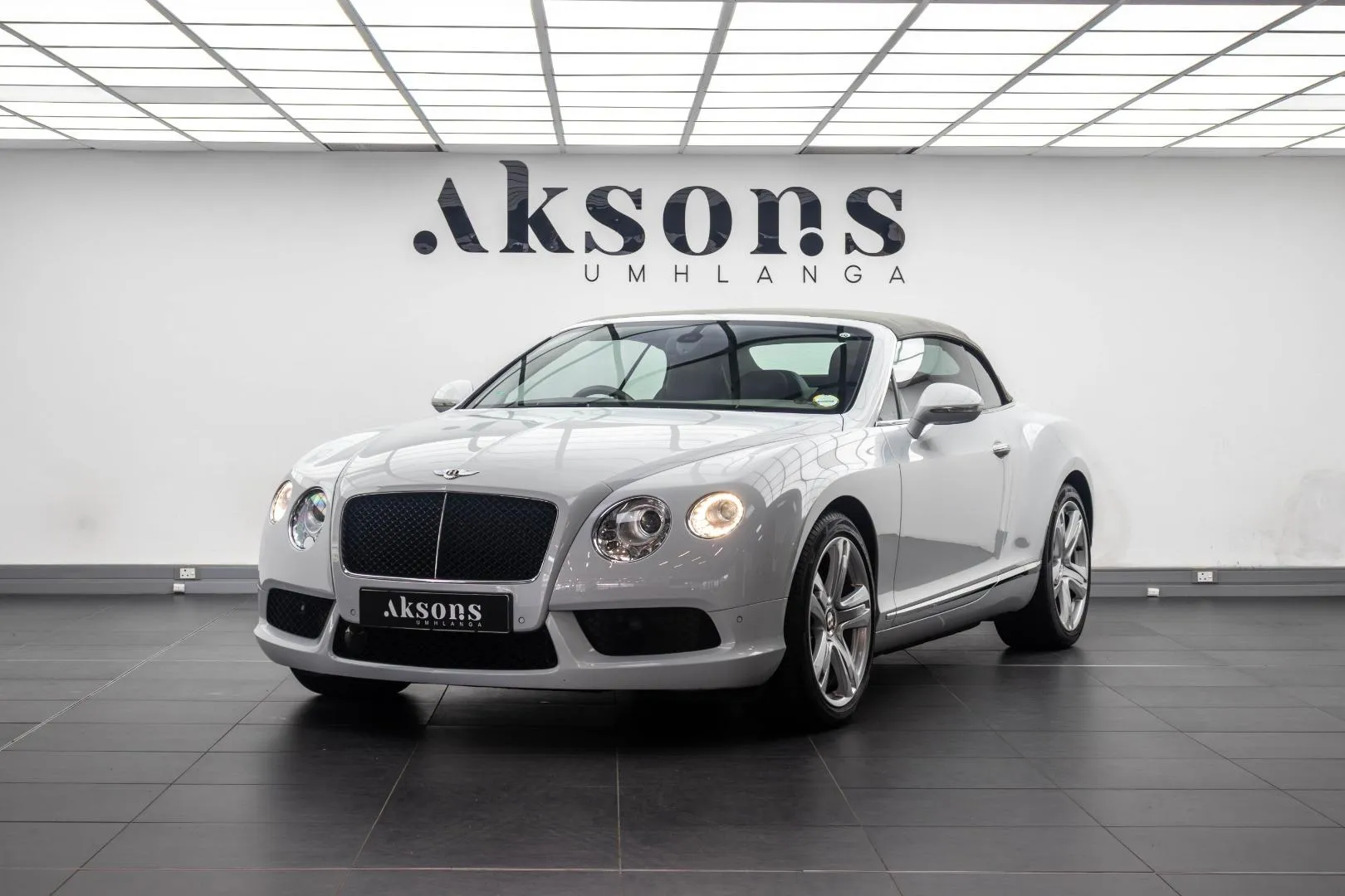 2013 Bentley Continental GTC V8, photo 1 of 15