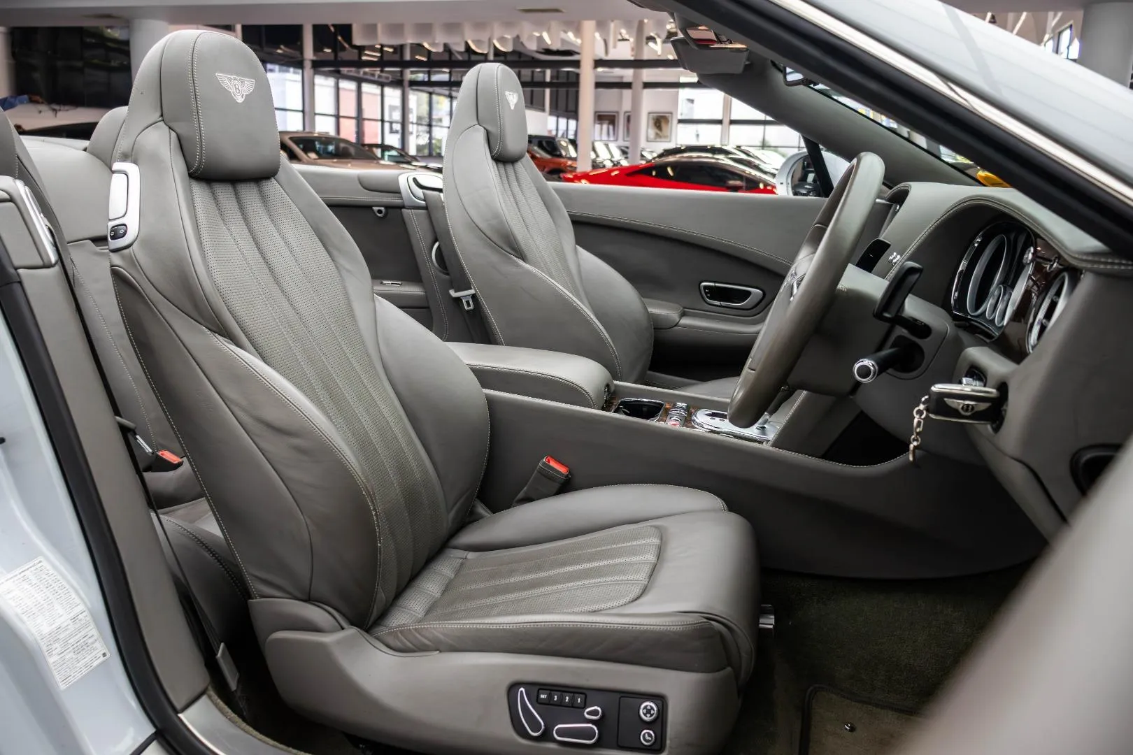 2013 Bentley Continental GTC V8, photo 10 of 15