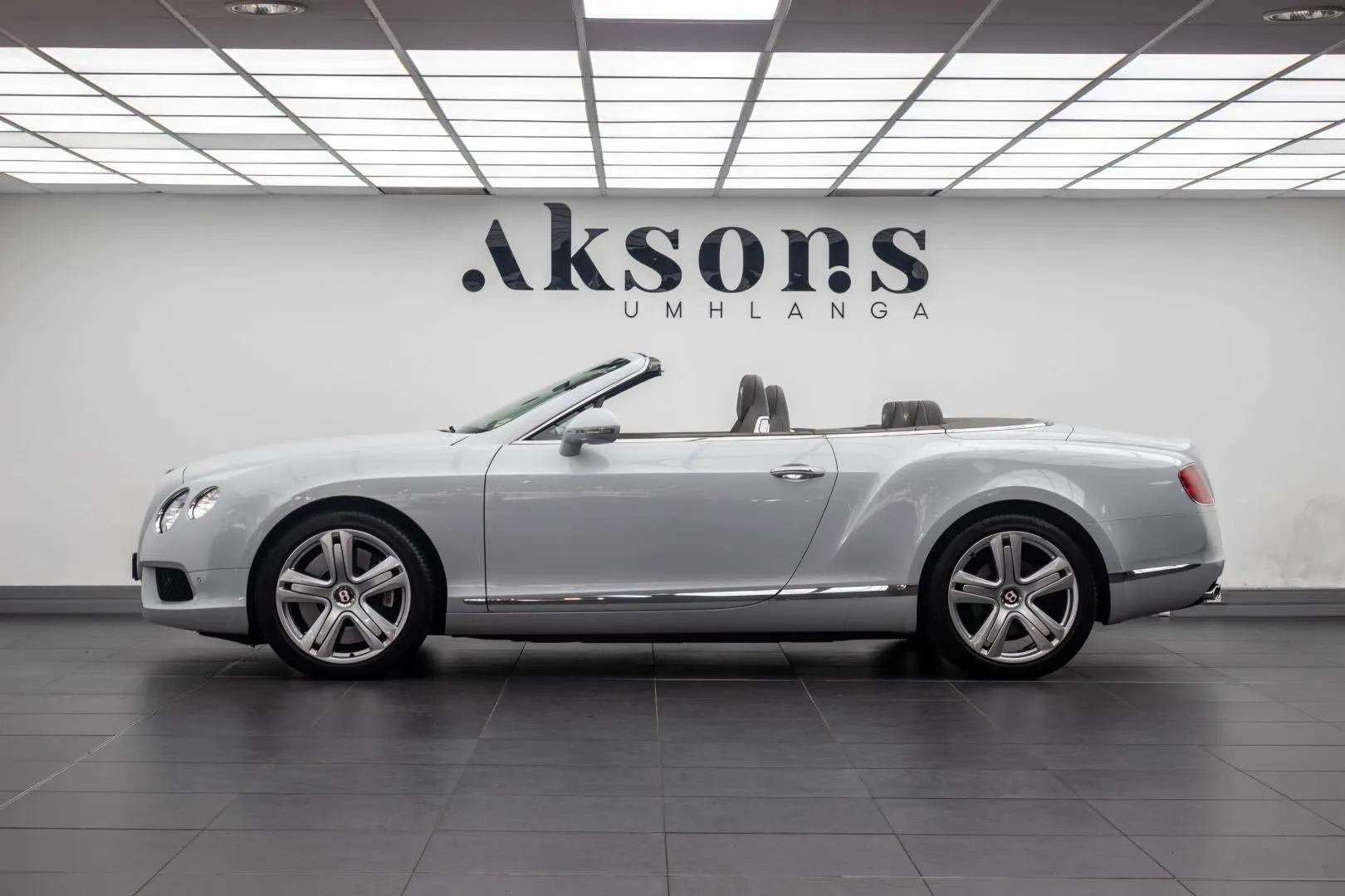 2013 Bentley Continental GTC V8, photo 4 of 15