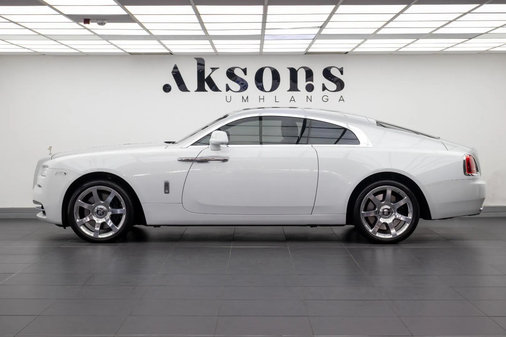 2015 Rolls-Royce Wraith V12 Coupe, photo 2 of 12