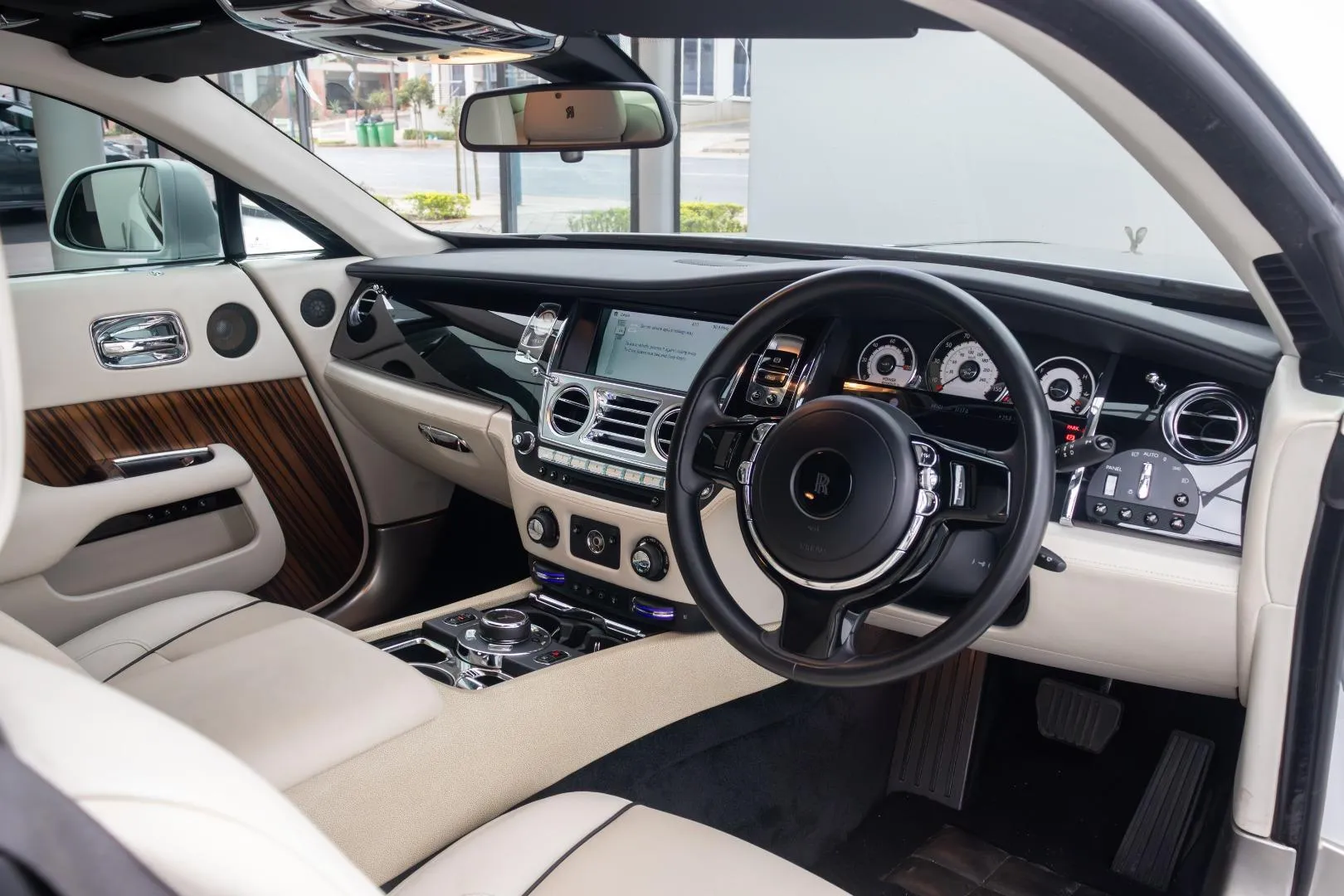 2015 Rolls-Royce Wraith V12 Coupe, photo 7 of 12
