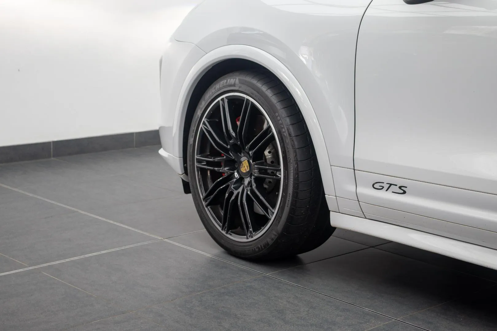 2016 Porsche Cayenne GTS, photo 11 of 13