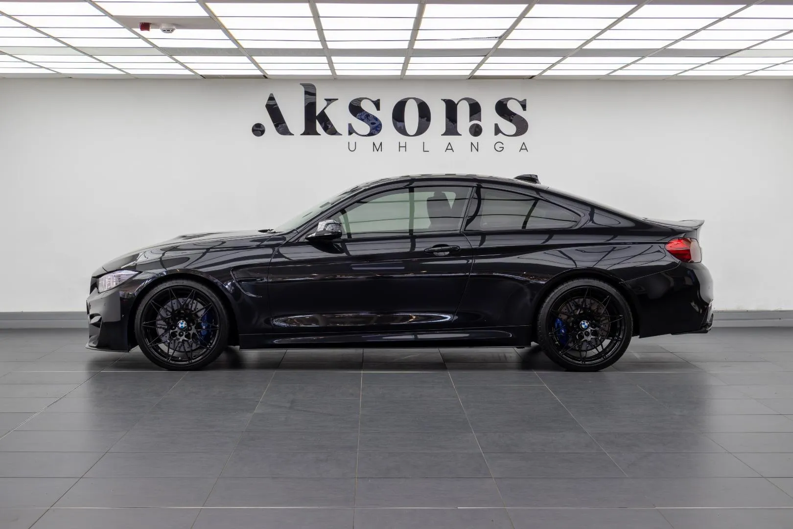 2017 BMW M4 Coupe Competition Auto, photo 2 of 12