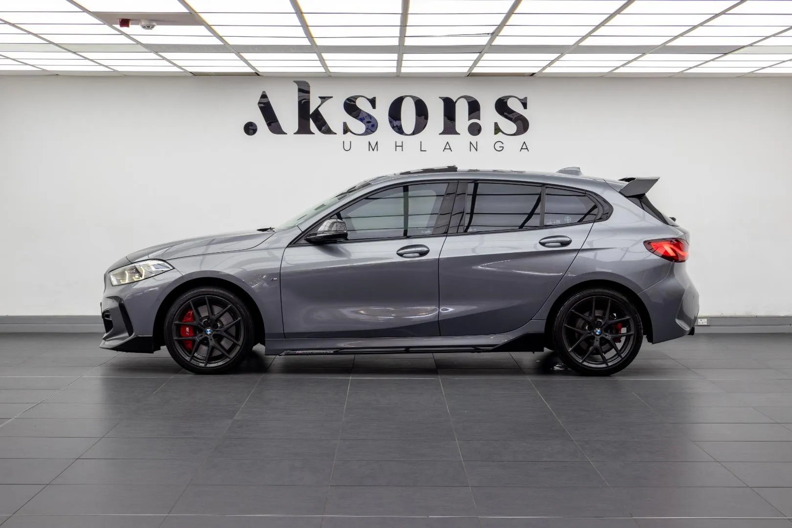 2022 BMW 1 Series 118i Mzansi Edition, photo 2 of 12