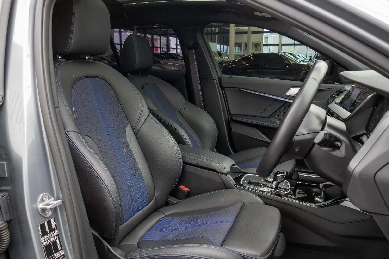 2022 BMW 1 Series 118i Mzansi Edition, photo 8 of 12