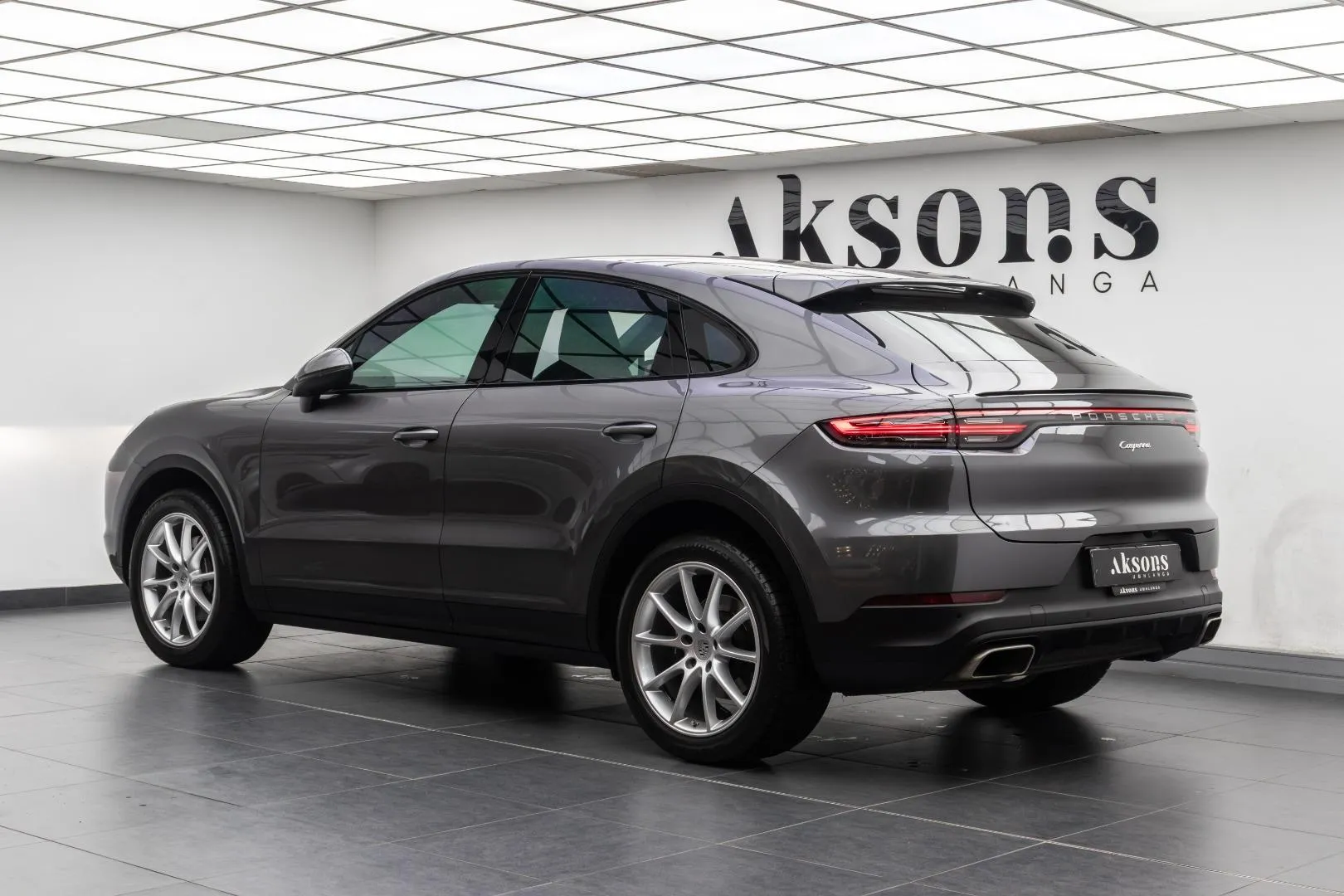 2022 Porsche Cayenne Coupe, photo 3 of 13