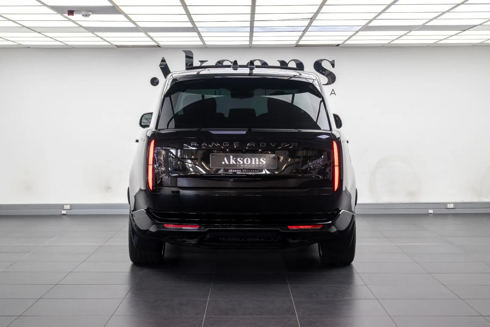 2023 Land Rover Range Rover P530 SV, photo 5 of 14