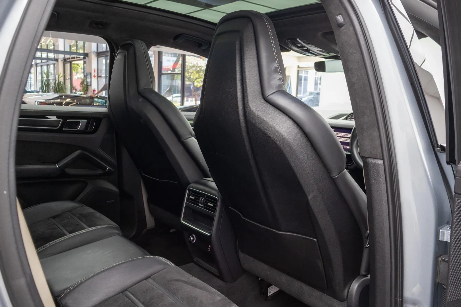 2023 Porsche Cayenne GTS, photo 10 of 13