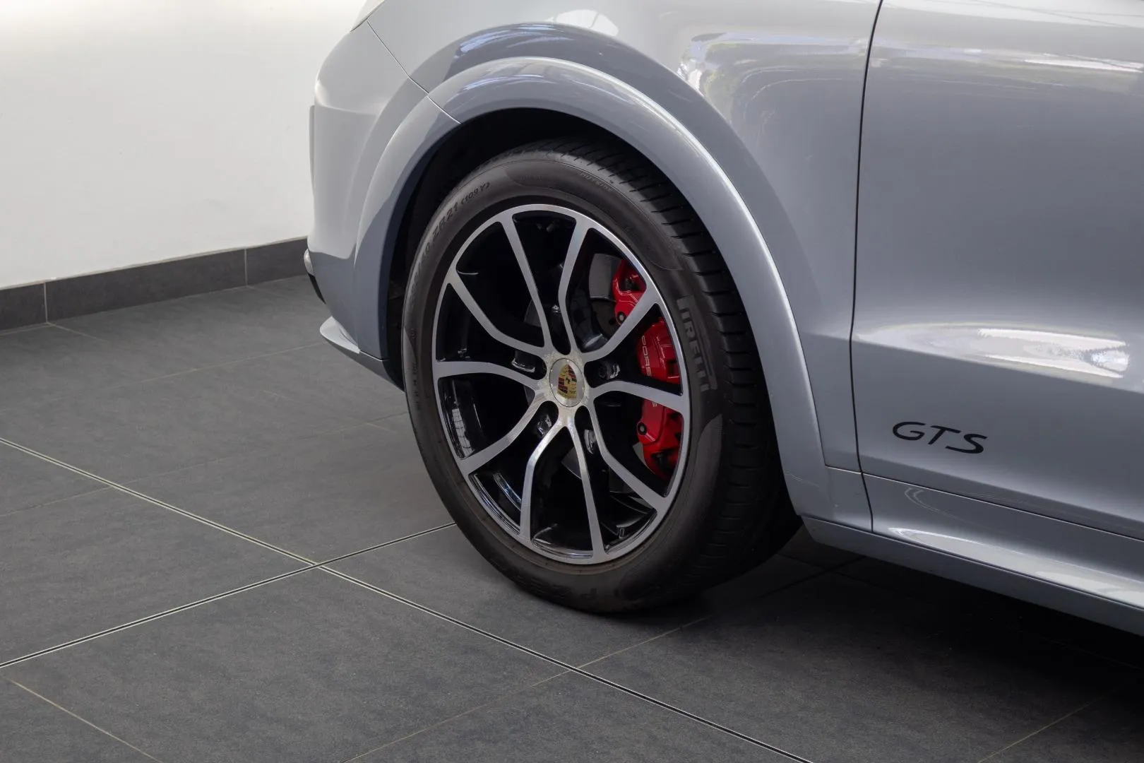 2023 Porsche Cayenne GTS, photo 11 of 13