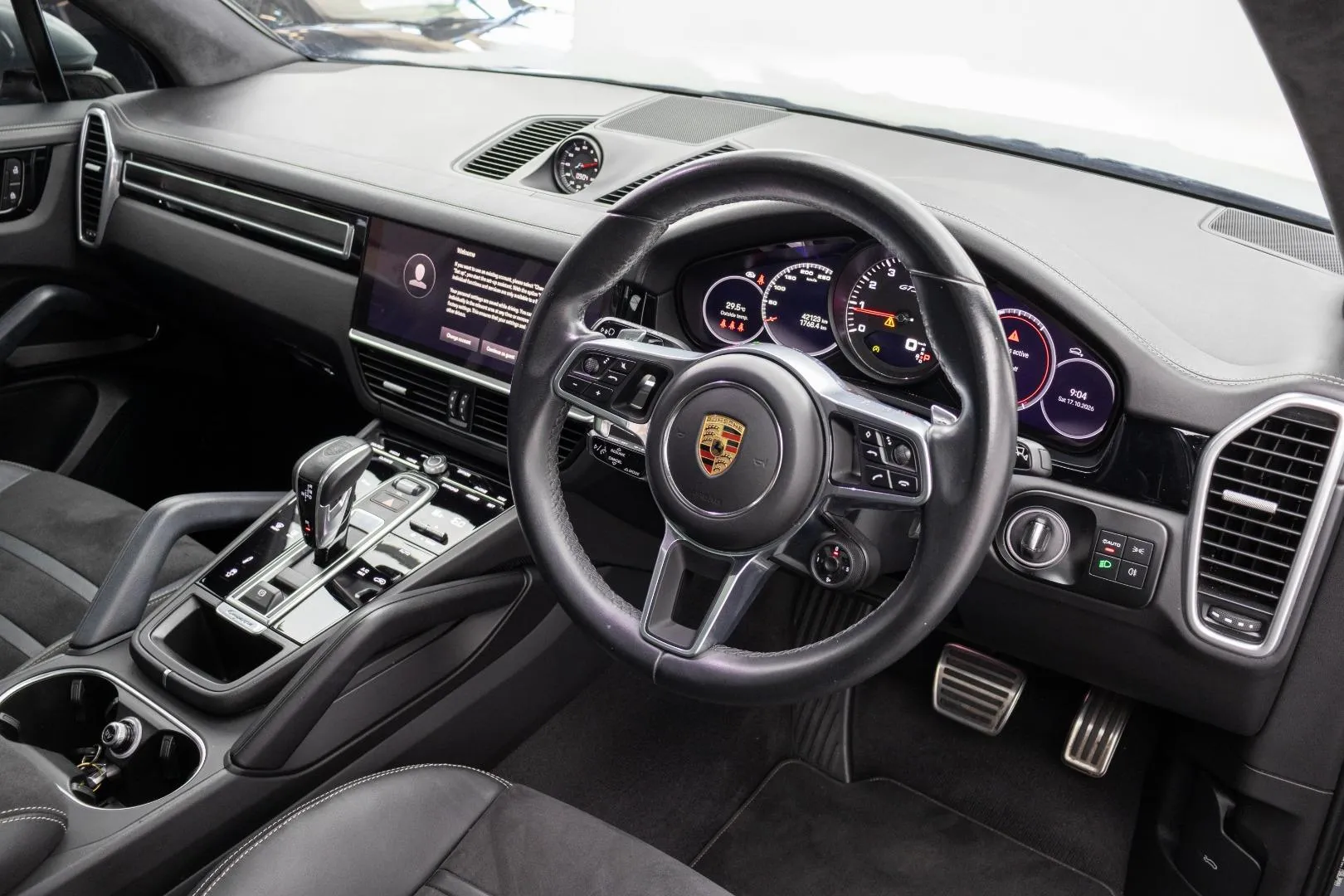 2023 Porsche Cayenne GTS, photo 7 of 13