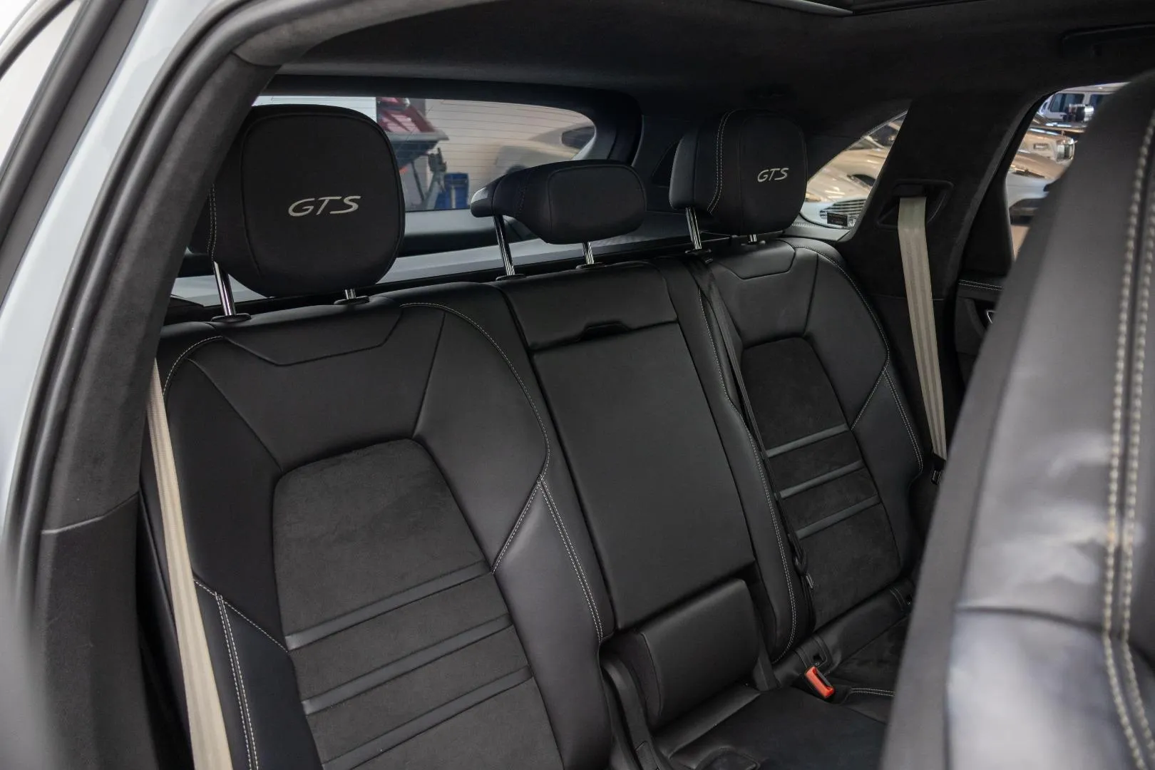 2023 Porsche Cayenne GTS, photo 9 of 13